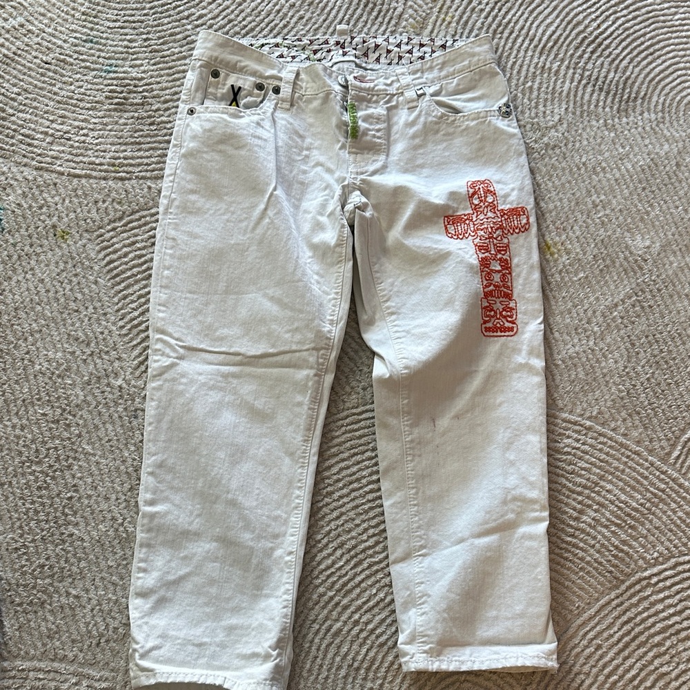 DSQUARED2 White Cropped Pants with Red Cross Patch